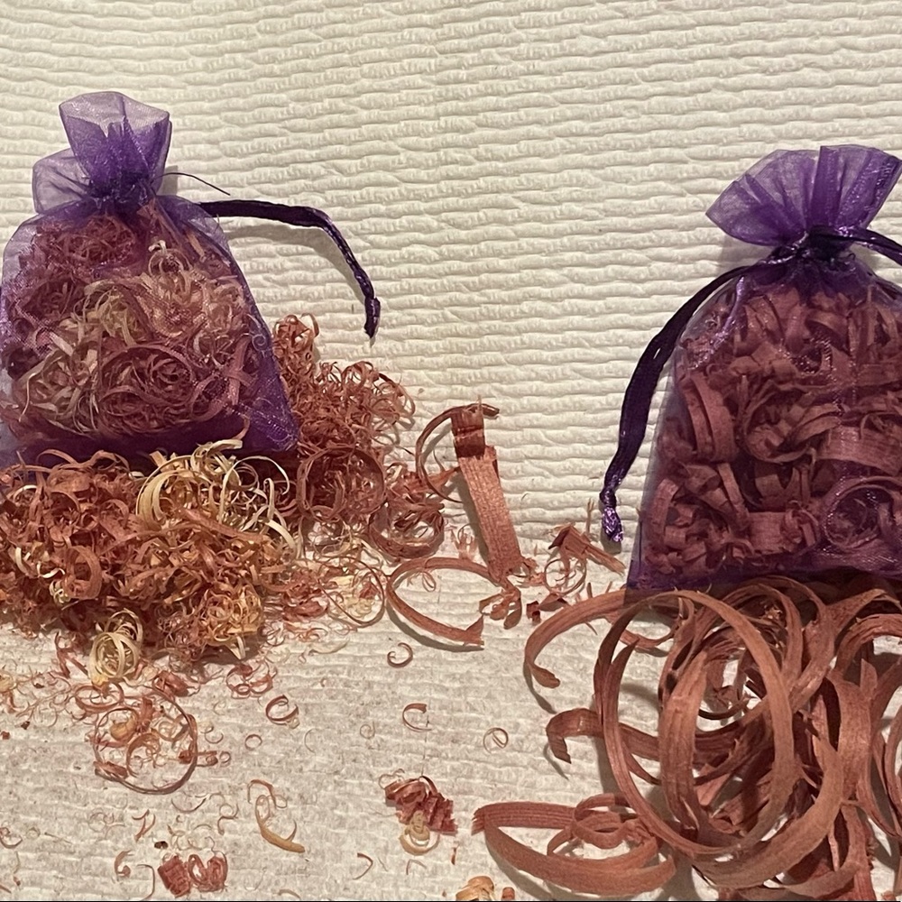6 Small Bags 3” x 4” Eastern Red Cedar Shavings